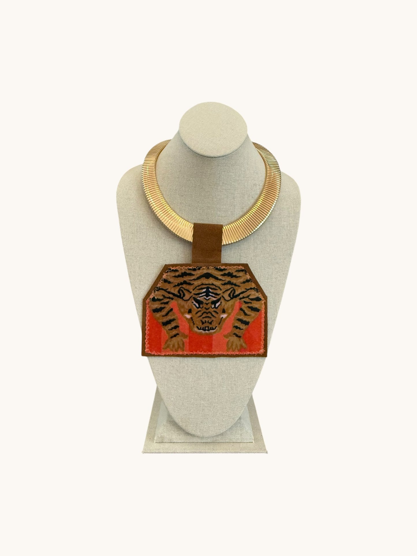 TEXTILE PENDANT - GOLD SNAKE CHAIN