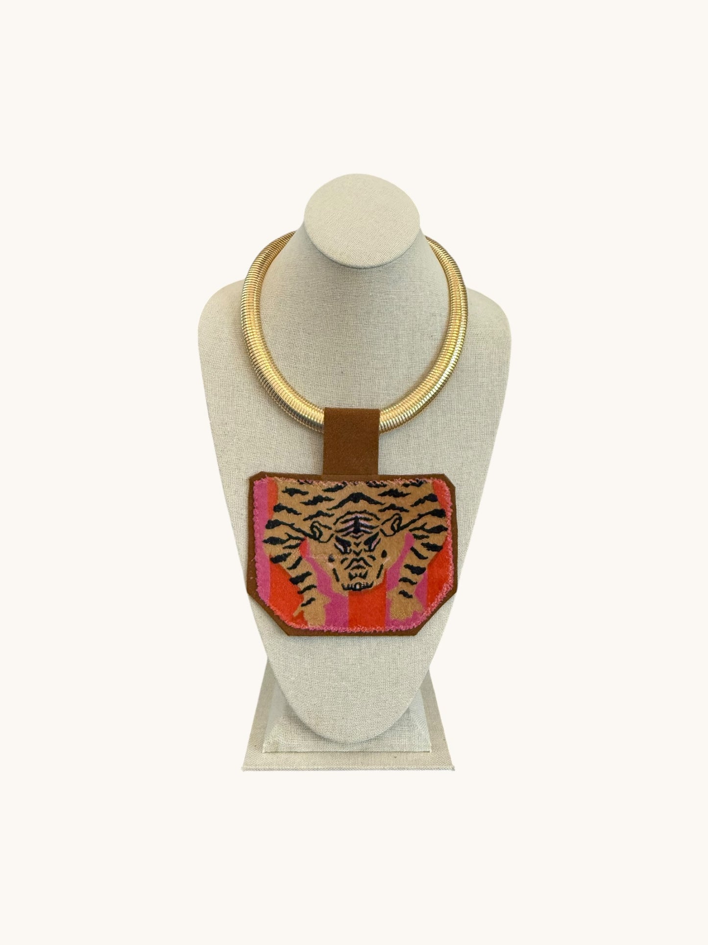 TEXTILE PENDANT - GOLD SNAKE CHAIN
